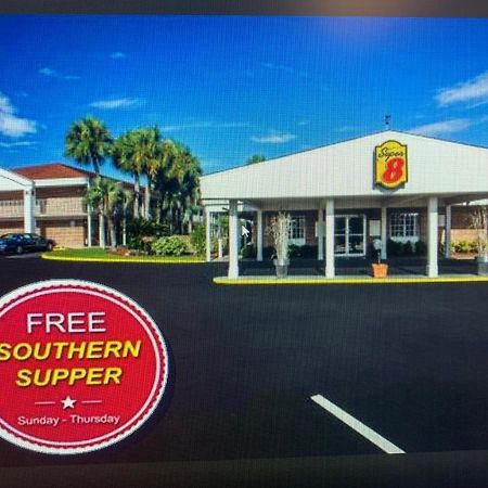 Super 8 By Wyndham Lake City Extérieur photo