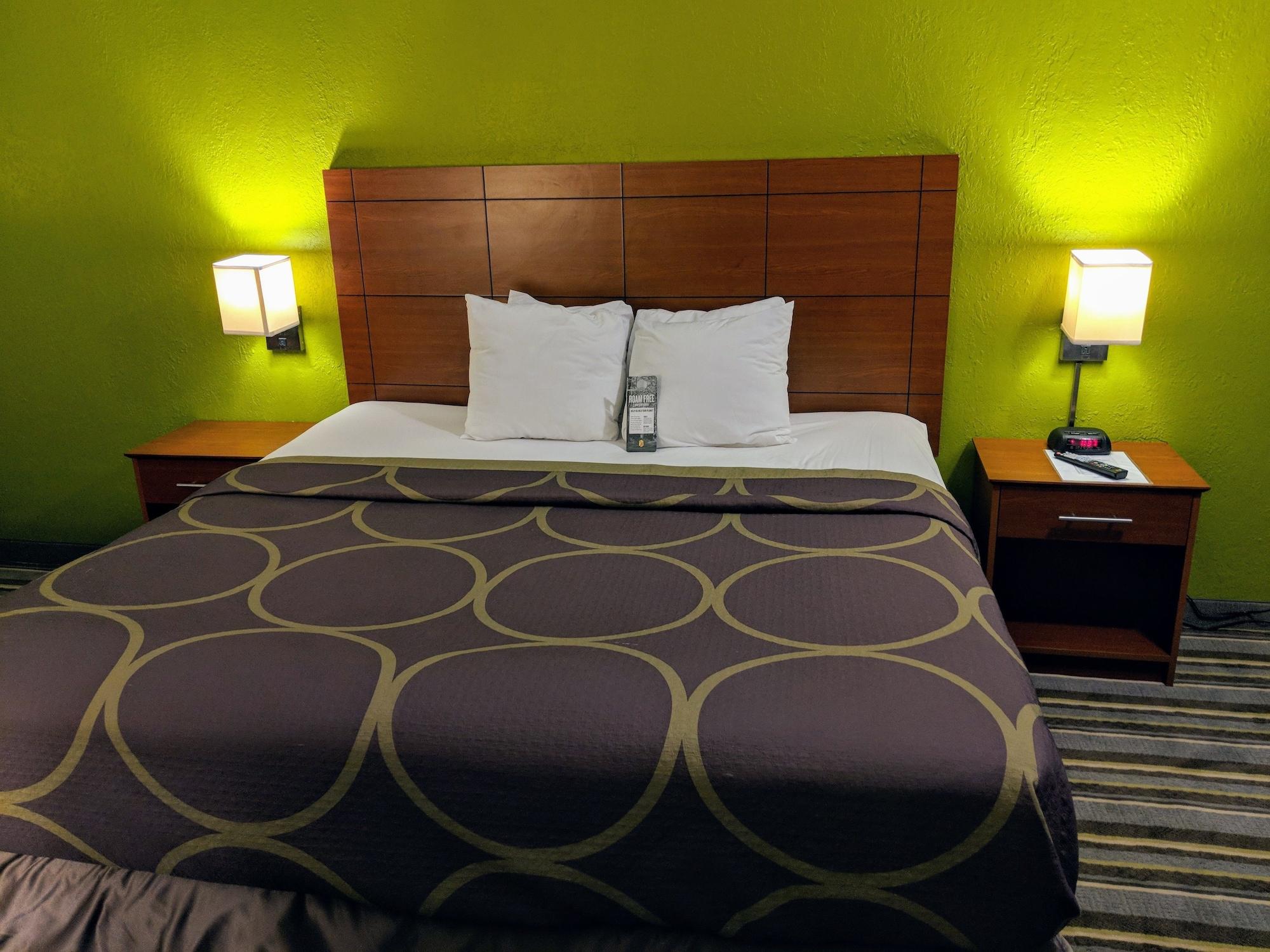 Super 8 By Wyndham Lake City Extérieur photo